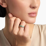 Lab grown diamond ring with round brilliant cut, set in 925 silver, conflict-free and ethical