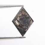 Comparison image explaining the difference between natural diamonds and alternatives. Natural diamonds are earth-mined gemstones formed naturally, offering rarity, emotional value, and long-term market demand.