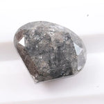 Close-up of 1 ct natural diamond highlighting clarity, cut, and brilliance. This real natural diamond is valued for authenticity, durability, and traditional fine jewelry use.