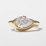 modern pear cut lab grown diamond solitaire engagement ring in yellow gold 1.50 ct brilliant cut diamond elegant jewelry