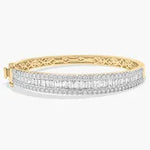 Cuban bracelet Pandora style with interlocked gold chain links.