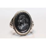 Victorian cameo ring in black onyx with hand carved lady design set in solid gold vintage style jewelry