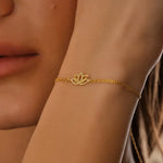 14 k gold chain with solid gold bracelet detailing and luxurious mens bracelet gold appearance.