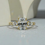 Antique looking wedding rings with timeless vintage diamond elegance