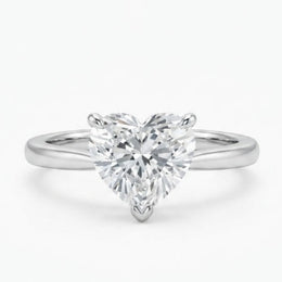 Big diamond rings with sparkling luxury diamonds and bold design