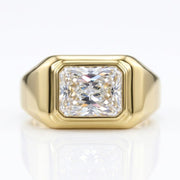 Big diamond ring with brilliant oversized gemstone and luxury finish