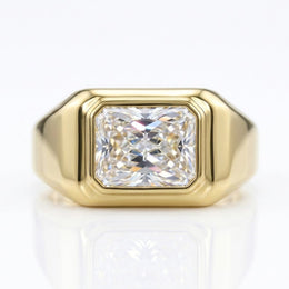 Big diamond ring with brilliant oversized gemstone and luxury finish