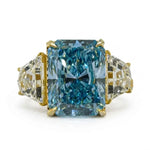 Big diamond rings with sparkling luxury diamonds and bold design