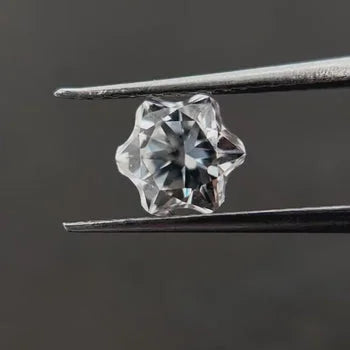 0.92 Carat Flower Cut Lab Grown Diamond Fancy Cut Diamond F Color CVD Diamond