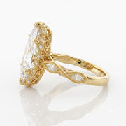 Antique wedding rings 1920s with vintage inspired elegant detailing