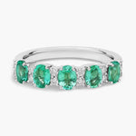Lab grown diamond ring with round brilliant cut, set in 925 silver, conflict-free and ethical
