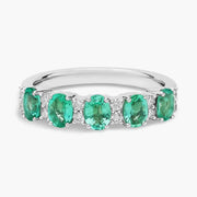 Lab grown diamond ring with round brilliant cut, set in 925 silver, conflict-free and ethical