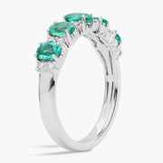 Lab grown diamond ring with round brilliant cut, set in 925 silver, conflict-free and ethical