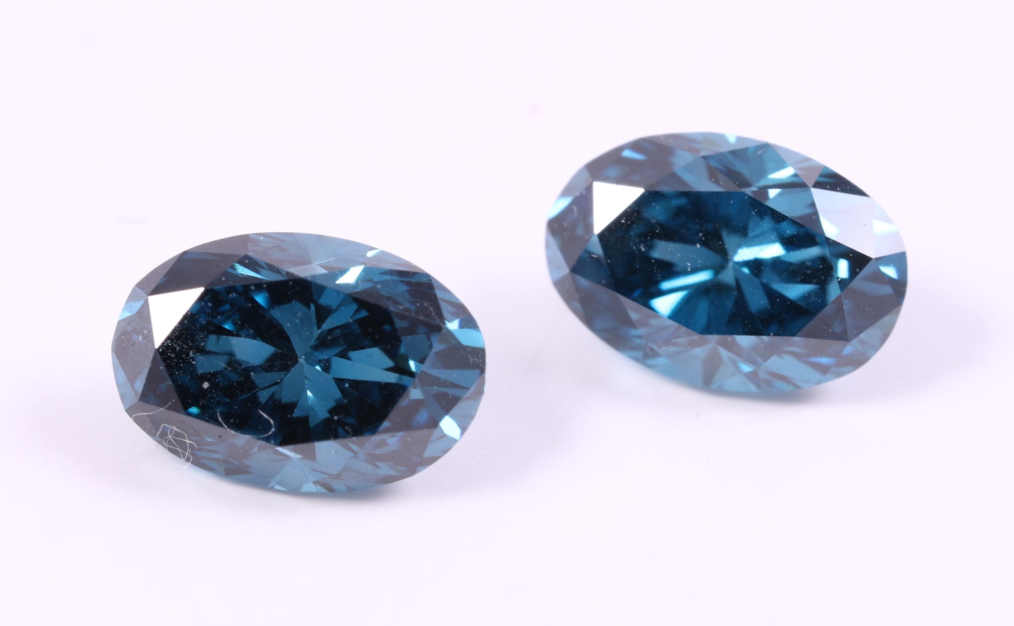 0.94 Carat Lab Grown Diamond Vivid Blue Oval Shape Loose Lab Diamond