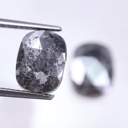 4.54 Carat Natural Oval Shape Loose Diamond Pair ( 9.16 X 6.73 ) ( 9.37 X 6.70 )