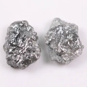  custom jewelry designs and statement pieces, appealing to individuals who prefer a modern yet classic aesthetic 