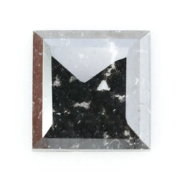 Square cut lab-grown diamond with exceptional clarity and brilliance, perfect for engagement rings, showcasing sustainable and ethical craftsmanship.