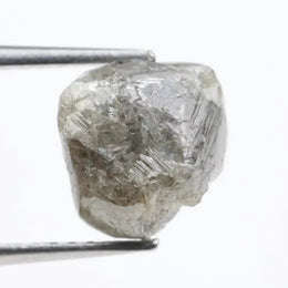 natural raw and rough diamonds, loose uncut diamond stones, white raw diamonds, rough diamond crystals, and raw diamond rings.