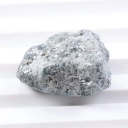natural diamond identification comparing diamond stone and quartz crystal appearance blue rough diamond 