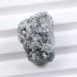 natural diamond identification comparing diamond stone and quartz crystal appearance blue rough diamond 
