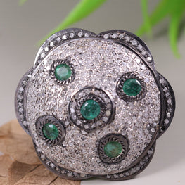 Delicated Round Emerald Wedding Ring