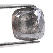 Large natural diamonds from 4 carat to 20 carat used in premium diamond rings. Earth-mined stones with exceptional clarity and brilliance