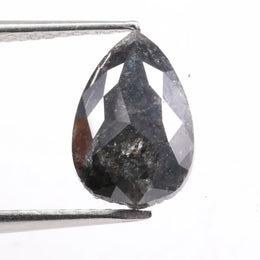 Natural diamond ring featuring an elegant cut and brilliant sparkle, crafted with real earth-mined diamonds. This natural diamond jewelry showcases timeless beauty, durability
