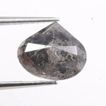 Close-up of 1 ct natural diamond highlighting clarity, cut, and brilliance. This real natural diamond is valued for authenticity, durability, and traditional fine jewelry use.