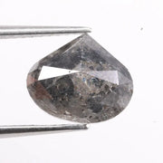 Close-up of 1 ct natural diamond highlighting clarity, cut, and brilliance. This real natural diamond is valued for authenticity, durability, and traditional fine jewelry use.