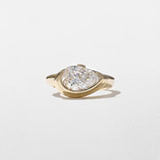 modern pear cut lab grown diamond solitaire engagement ring in yellow gold 1.50 ct brilliant cut diamond elegant jewelry