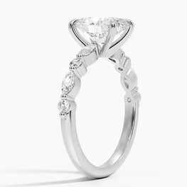 Elegant Moissanite Modern Ring