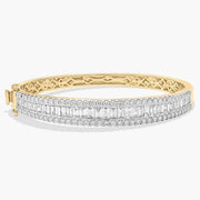 Cuban bracelet Pandora style with interlocked gold chain links.