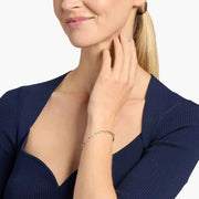 3.96 Ct Elegant diamond tennis bracelet in gold with round cut diamonds.