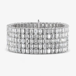 71.72 Cr bracelet Pandora style with interlocked gold chain links.