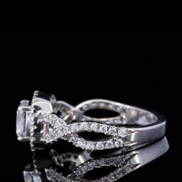 Moisssanite Halo Twisted Elegant Ring