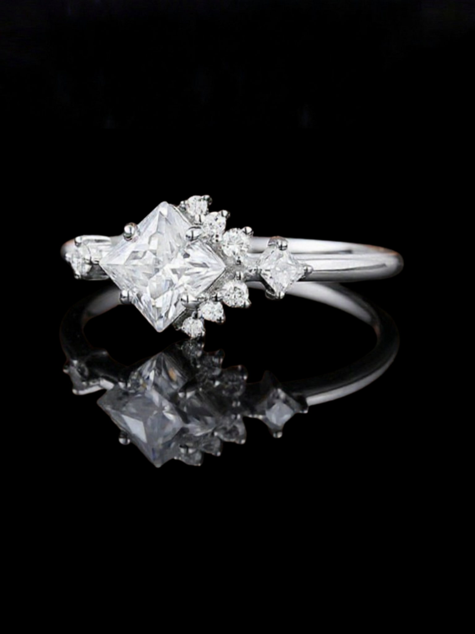 Princess & Round Delicated Wedding Ring