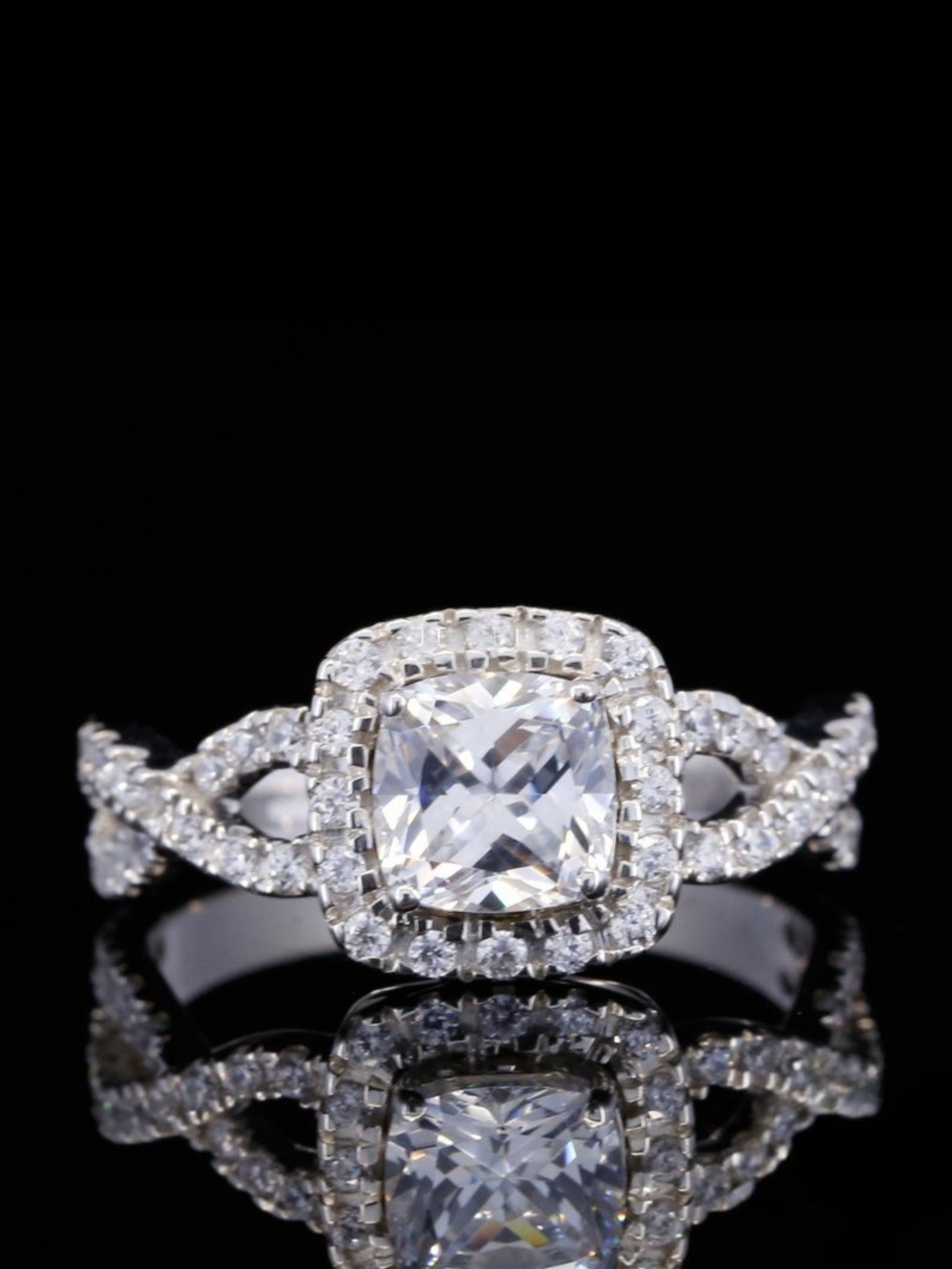 Moisssanite Halo Twisted Elegant Ring