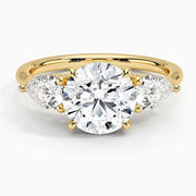 Round shaped diamond engagement ring in yellow gold- Women Diamond Ring 