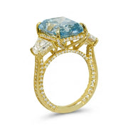Big diamond rings with sparkling luxury diamonds and bold design