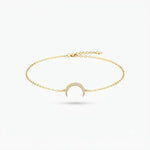 Elegant tennis bracelet with sparkling diamonds in a classic luxury design