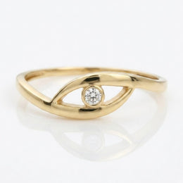 Lightweight, minimal, and perfect for everyday wear with a touch of brilliance.