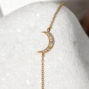Elegant tennis bracelet with sparkling diamonds in a classic luxury design
