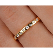 1 carat engagement ring with elegant solitaire diamond luxury look