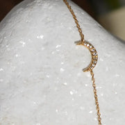 Elegant tennis bracelet with sparkling diamonds in a classic luxury design
