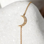 Elegant tennis bracelet with sparkling diamonds in a classic luxury design