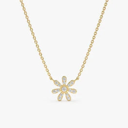 Daisy Flower Charm Stunning Silver Necklace