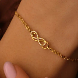 Moissanite tennis bacelet with shining stones and premium chain style