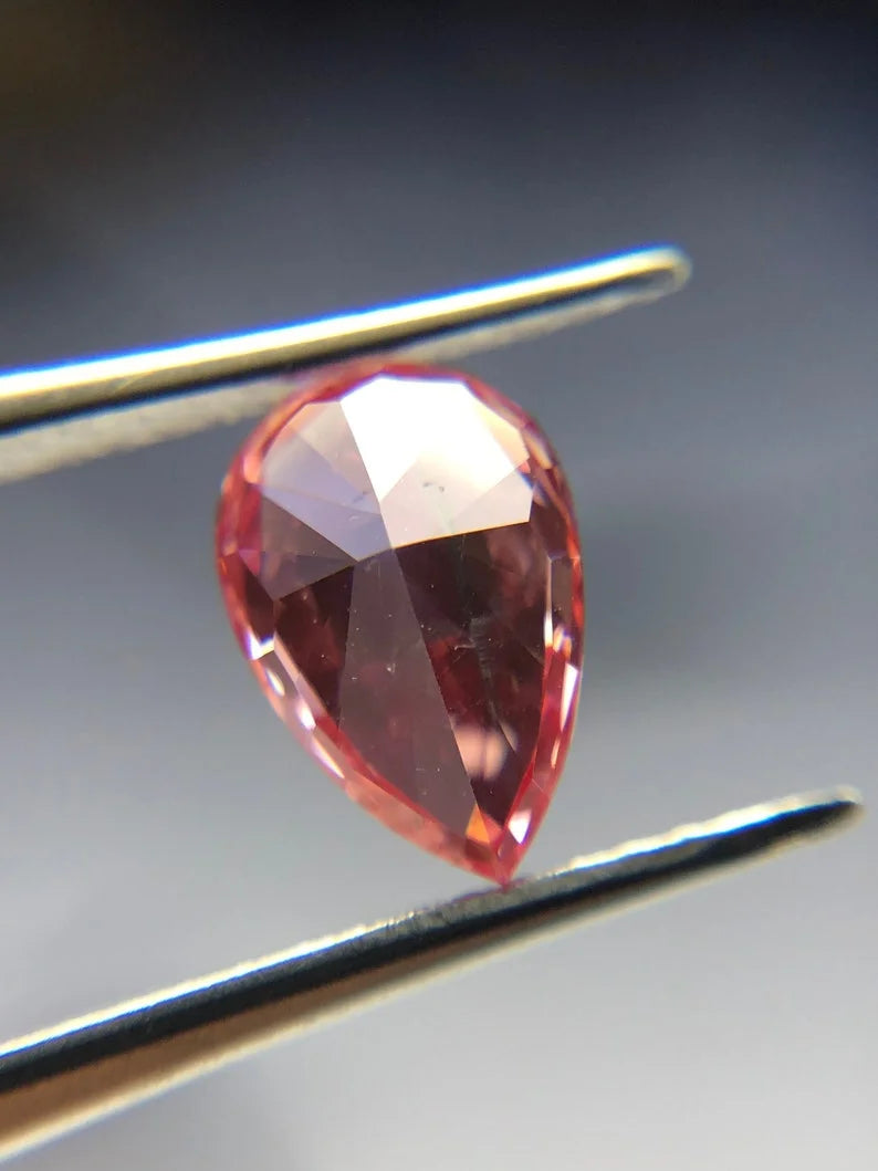 0.83Ct Lab Created Pink Pear Diamond