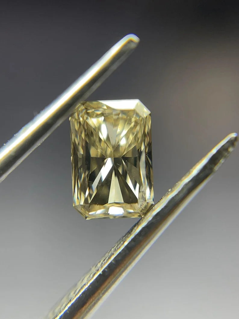0.32Ct Fancy Yellow Radiant Lab Diamond