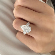4 carat pear cut diamond with elongated teardrop shape and exceptional brilliance